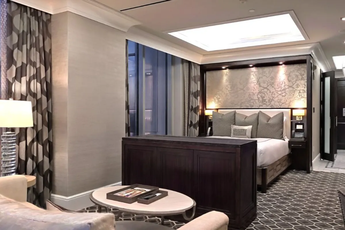 Luxury Corner King
